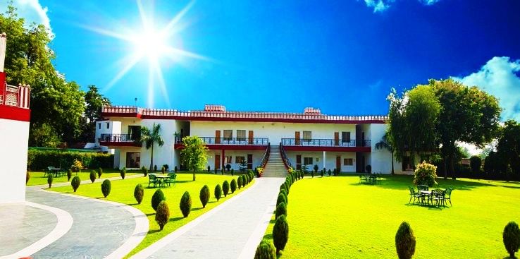 9. Aapno Ghar Resort